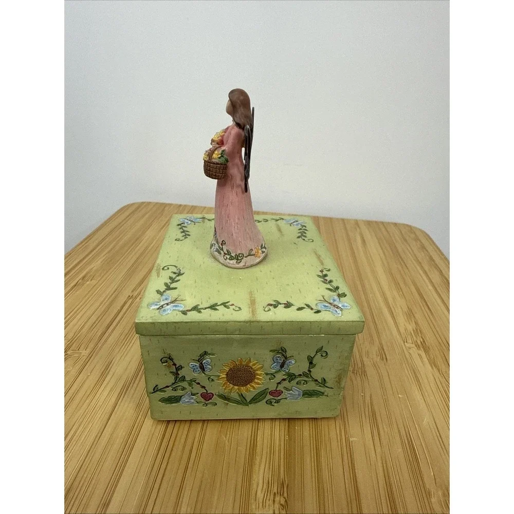 Russ Berrie Country Gatherings Trinket Box 